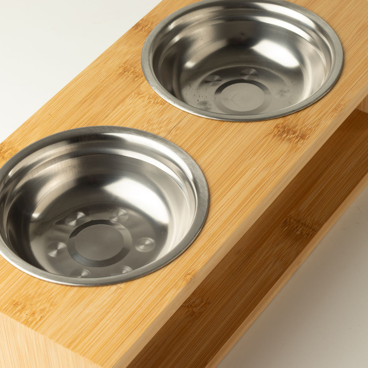 PAW Food Bowls - Dubbel matskål med träställ – 2 × 13 cm