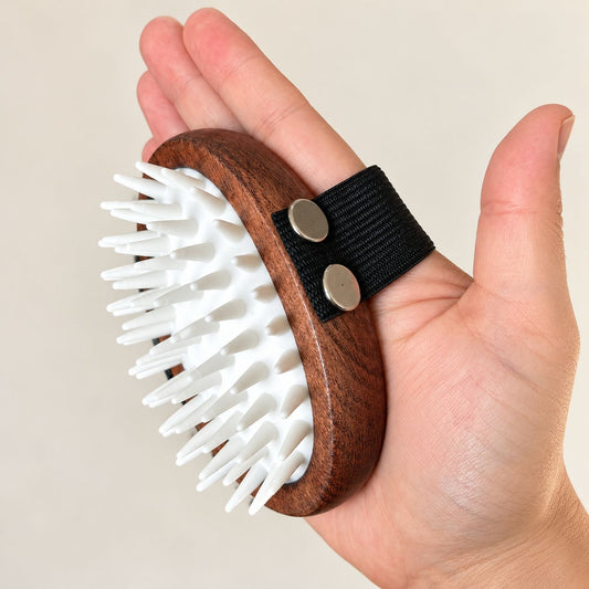 PAW Grooming Tools – Massageborste för bad och pälsvård - Valnöt